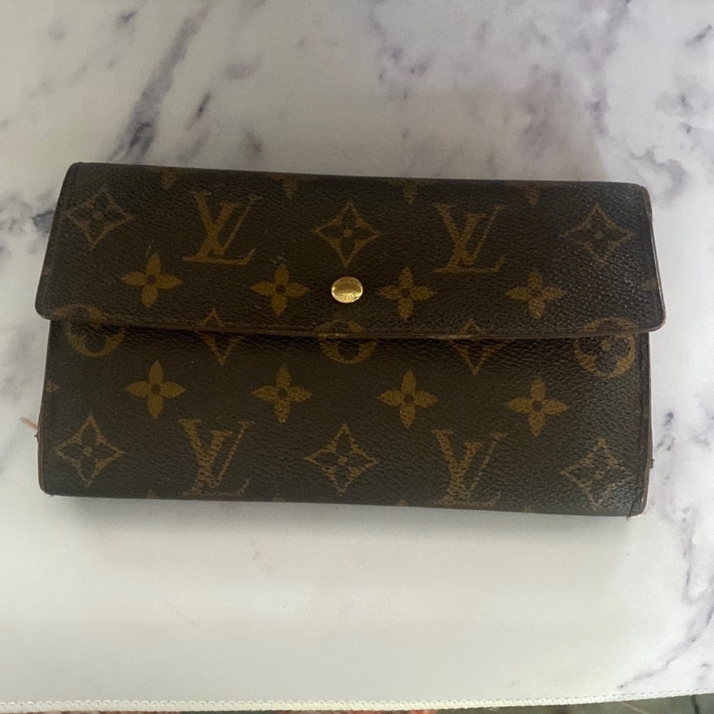 Sara Louis Vuitton Wallet